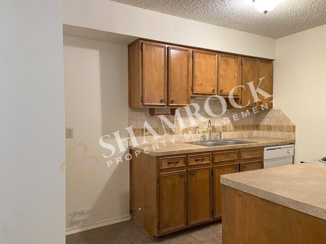 2021 Century Dr - Photo 4 of 16