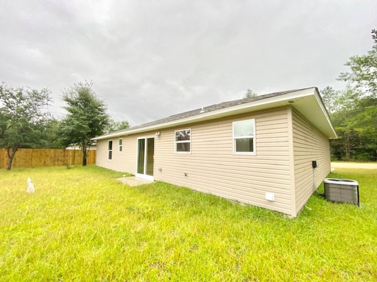 331 Passion Flower St - Photo 4 of 20