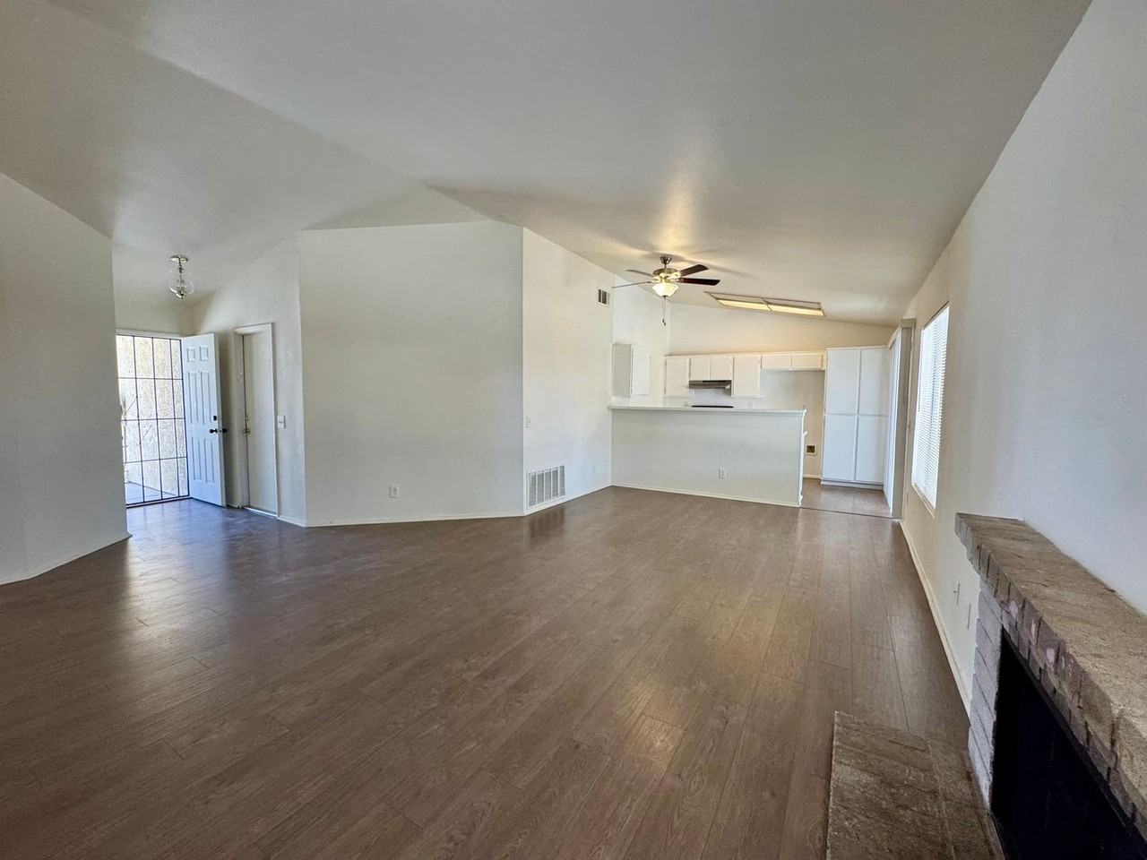 10624 Palmyra St - Photo 3 of 21