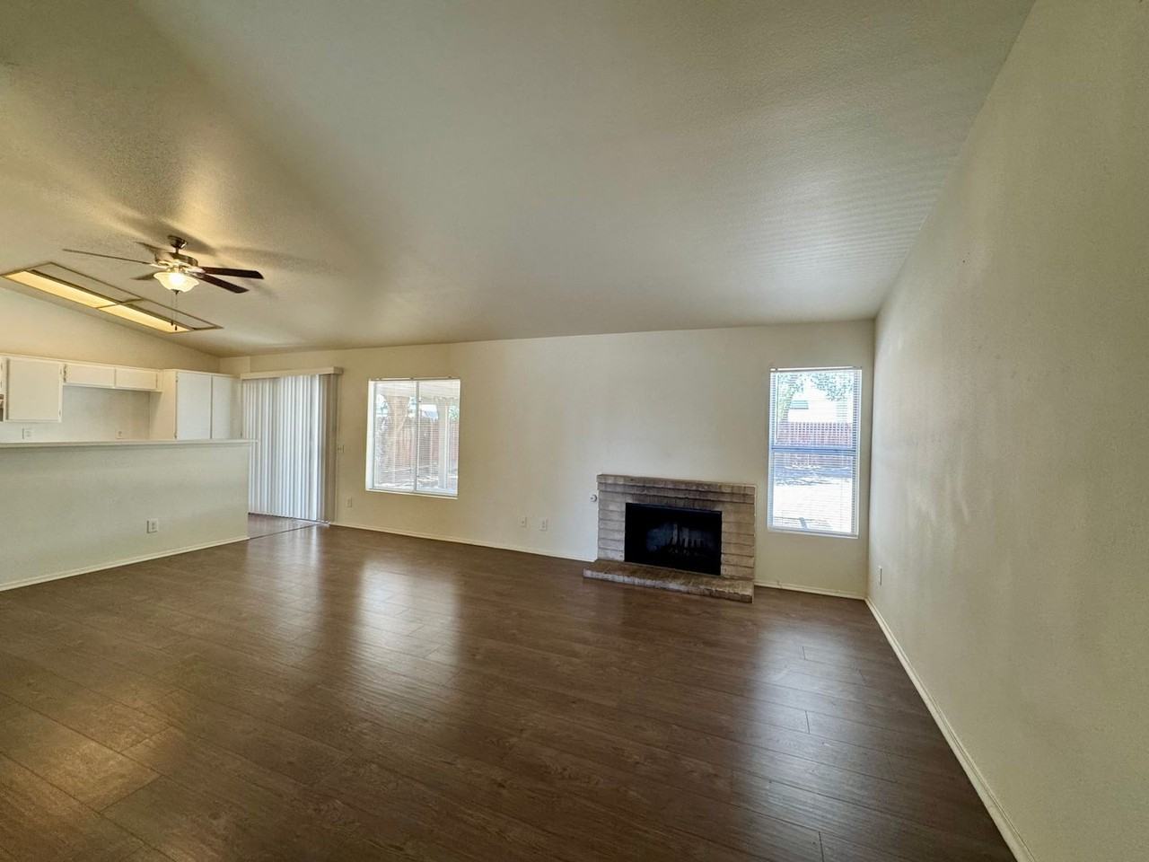 10624 Palmyra St - Photo 5 of 21