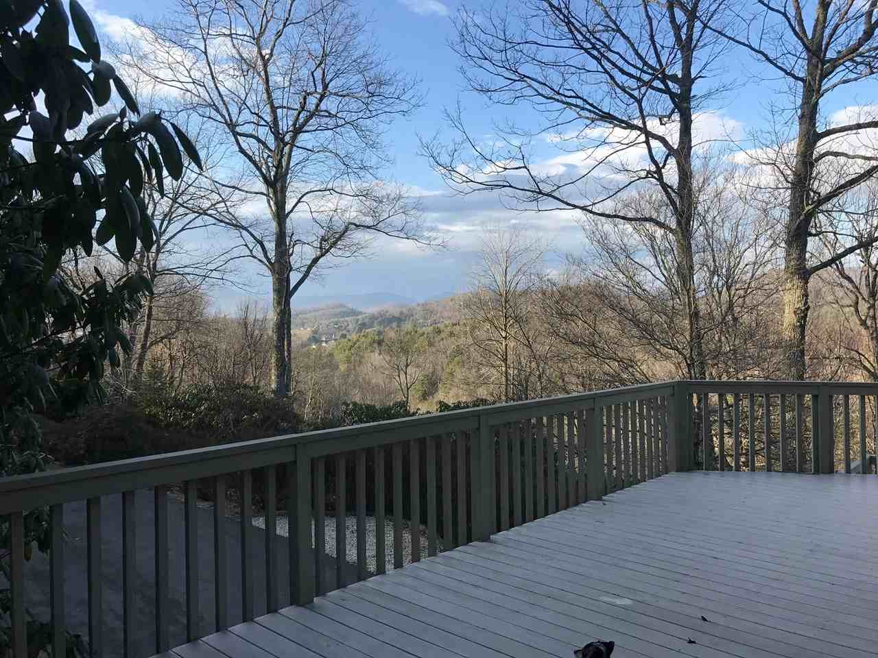 404 Wintergreen Dr - Photo 2 of 32