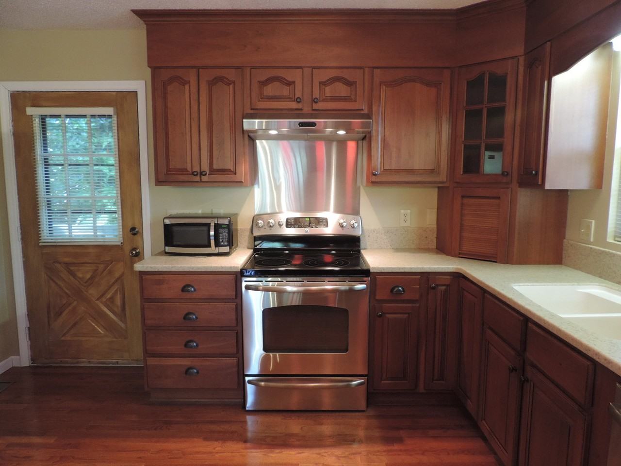 404 Wintergreen Dr - Photo 5 of 32