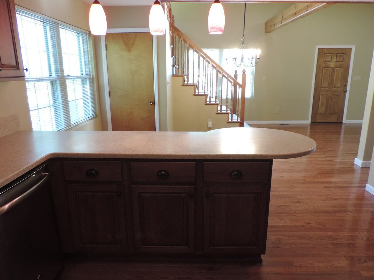 404 Wintergreen Dr - Photo 7 of 32