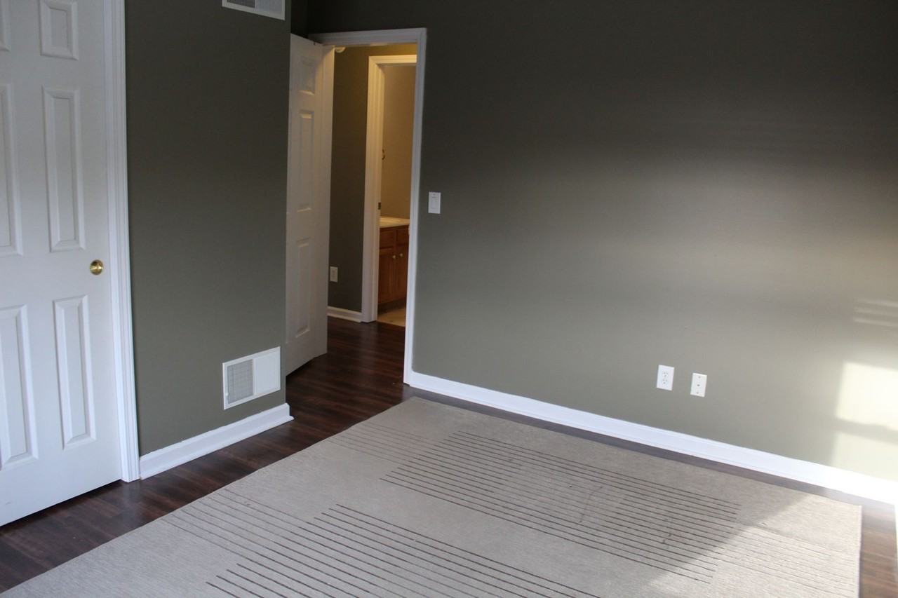 541 E Frederick St - Photo 6 of 13