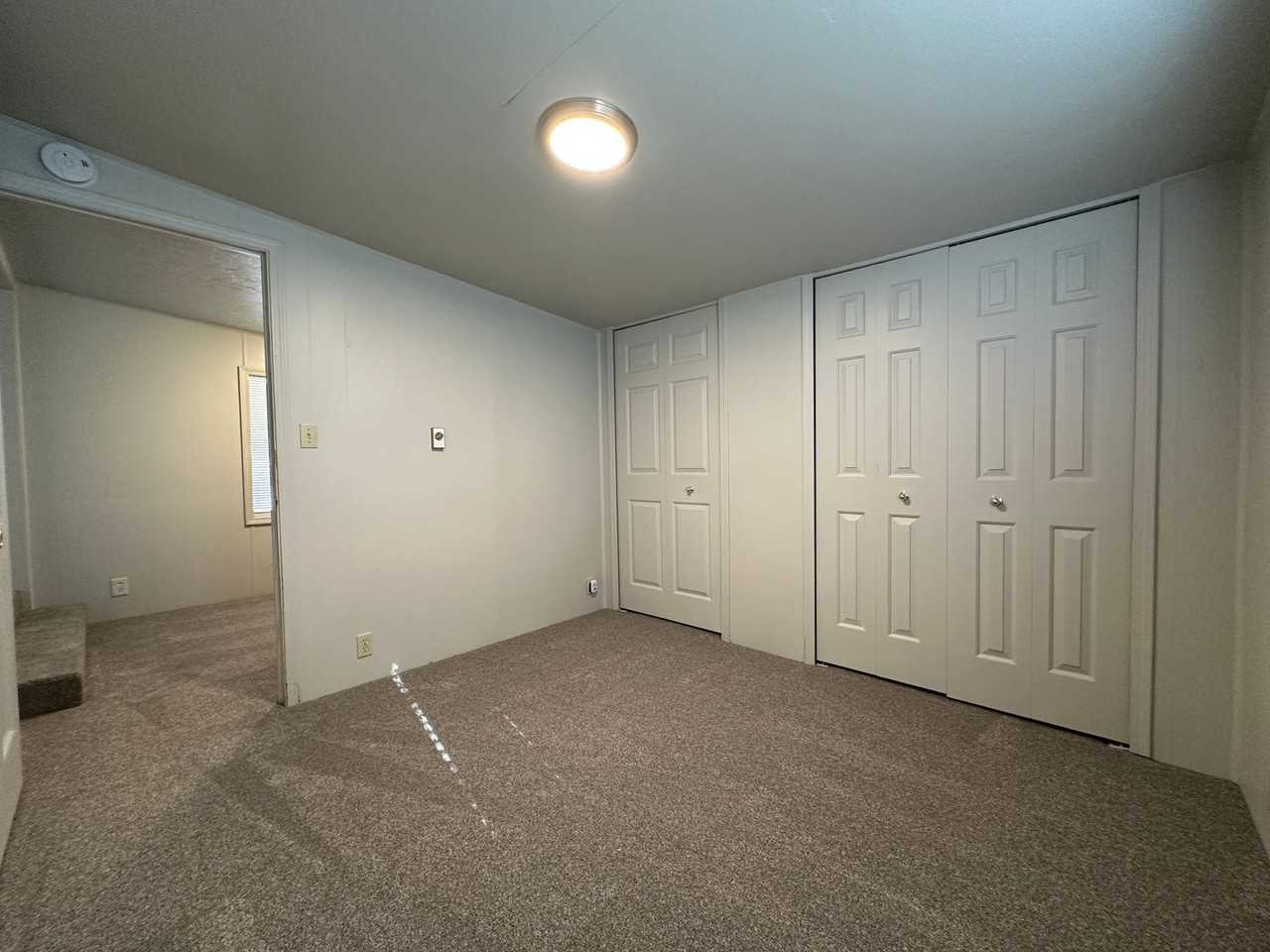 558 N Elm Ave - Photo 5 of 10