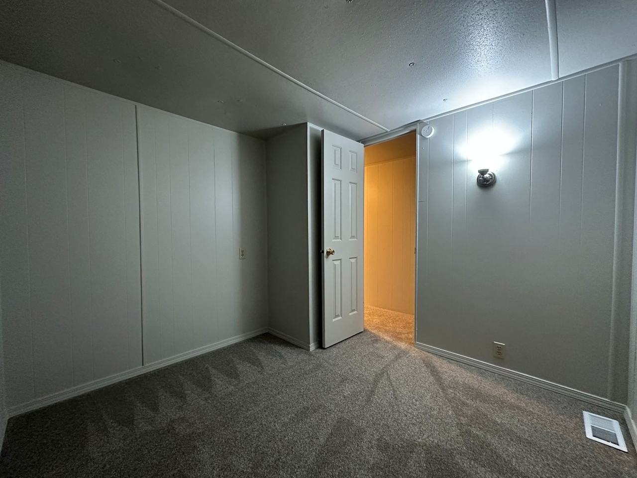 558 N Elm Ave - Photo 7 of 10