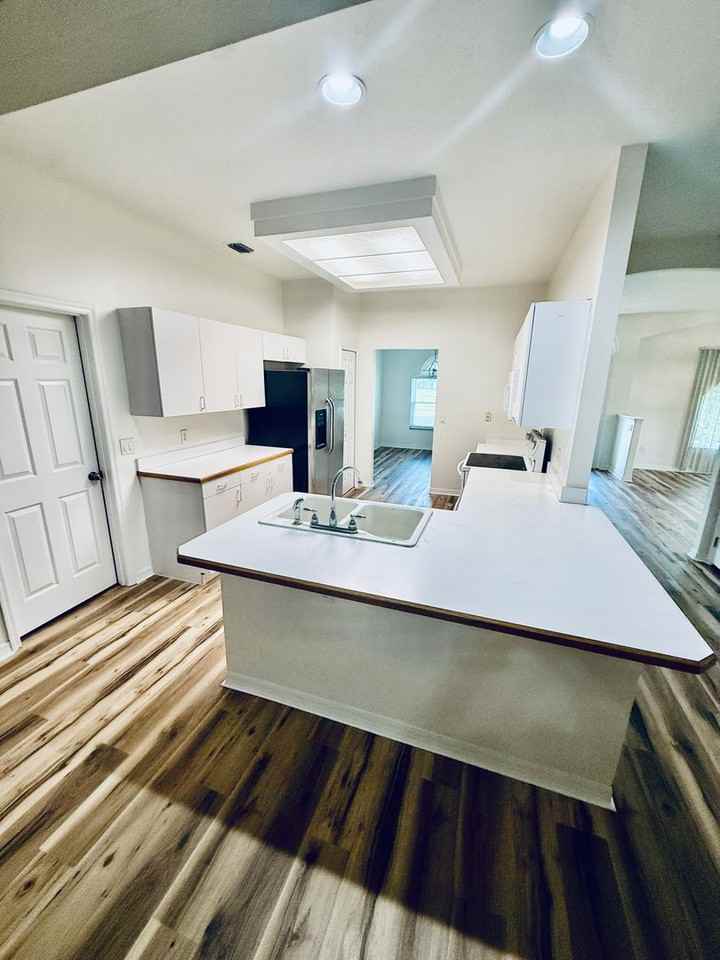 1686 Rustic Way - Photo 6 of 34
