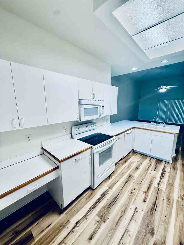 1686 Rustic Way - Photo 7 of 34