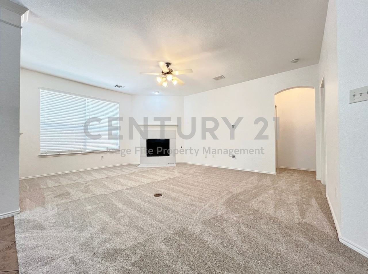 15465 Adlong Dr - Photo 2 of 30