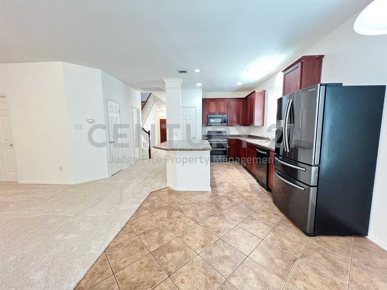 15465 Adlong Dr - Photo 4 of 30