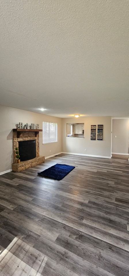 1315 E 123rd Ter - Photo 4 of 50