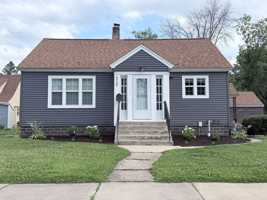 featured image of 528 2nd St Ne
