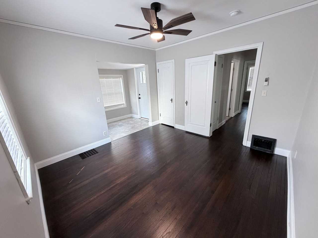 528 2nd St Ne - Photo 3 of 9
