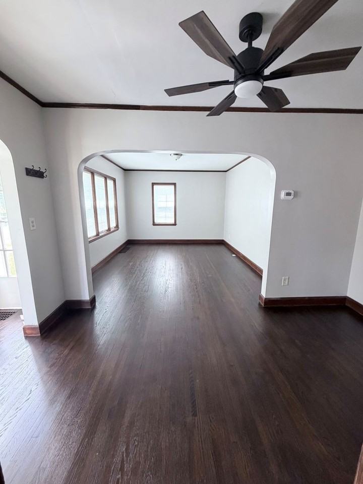 528 2nd St Ne - Photo 6 of 9