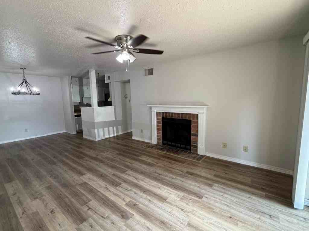 1250 HENCHLEY AVE104 #104 - Photo 5 of 17