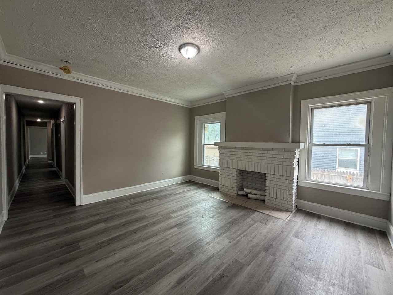 10703 Lee Avenue - Photo 6 of 41