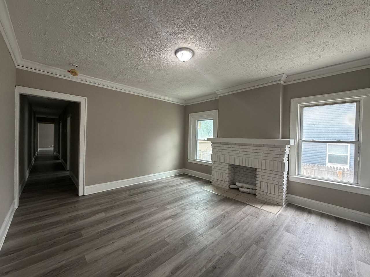 10703 Lee Avenue - Photo 7 of 41