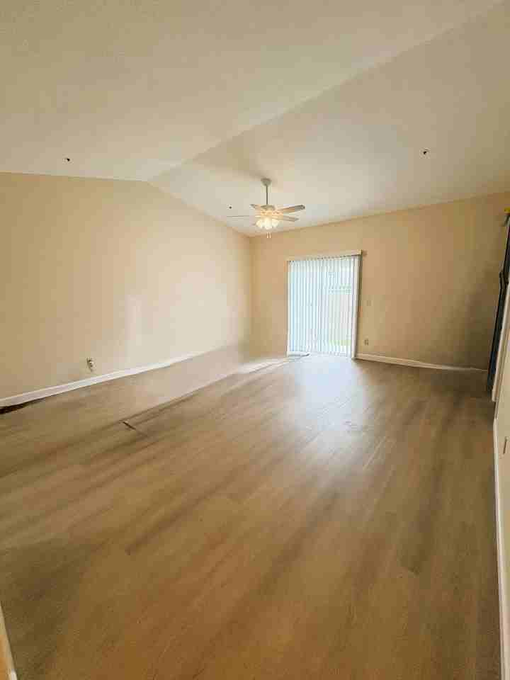 519 Carambola Ave - Photo 3 of 13