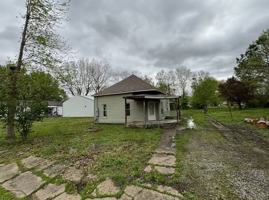 featured image of 305 S Sims St