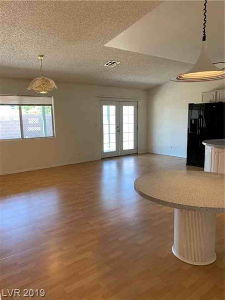 4475 E Cleveland Ave - Photo 6 of 14