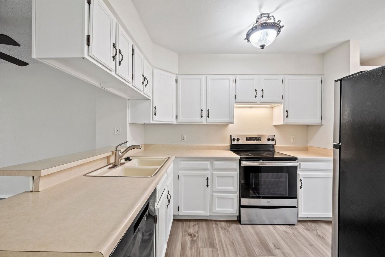 2909 W 81st Ave - Photo 4 of 26
