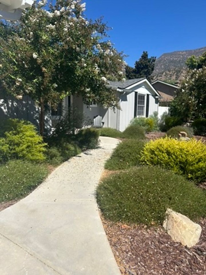 1009 Grandview Ave - Photo 3 of 21