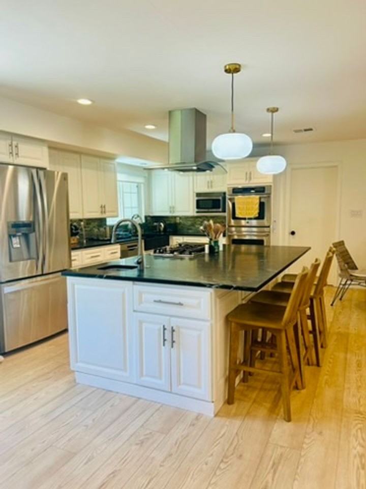 1009 Grandview Ave - Photo 5 of 21