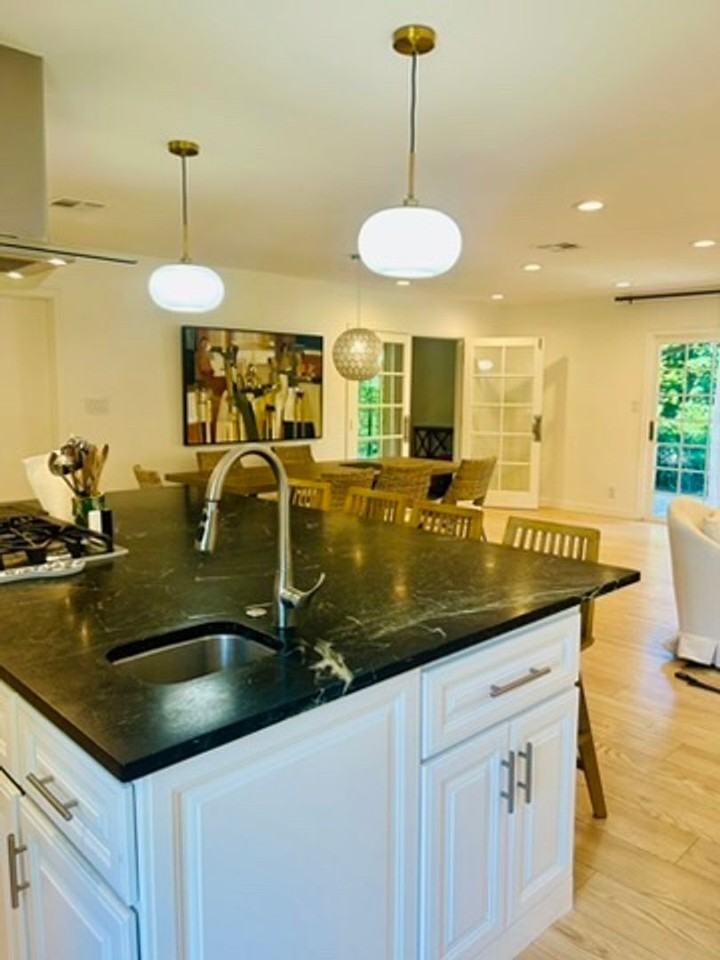 1009 Grandview Ave - Photo 6 of 21