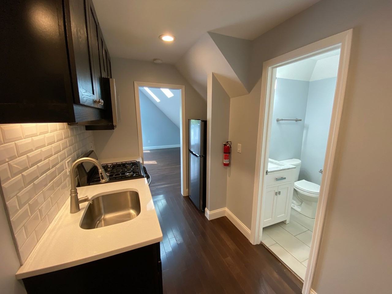 162 E 13th Ave - Photo 4 of 40
