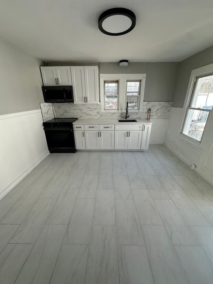463 Main St