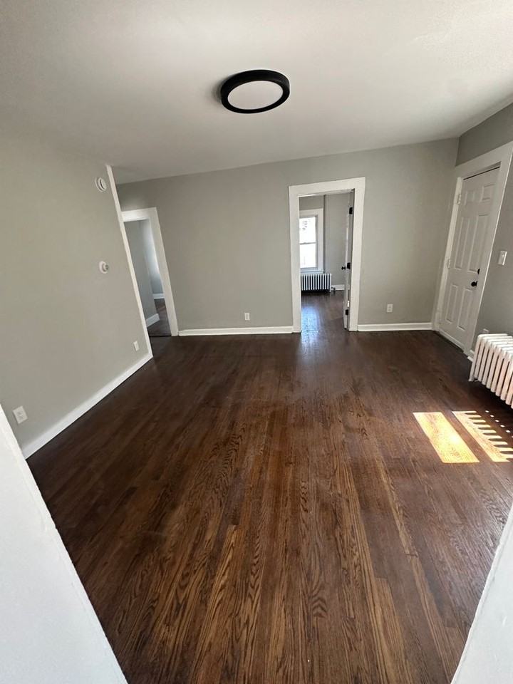 463 Main St - Photo 2 of 7
