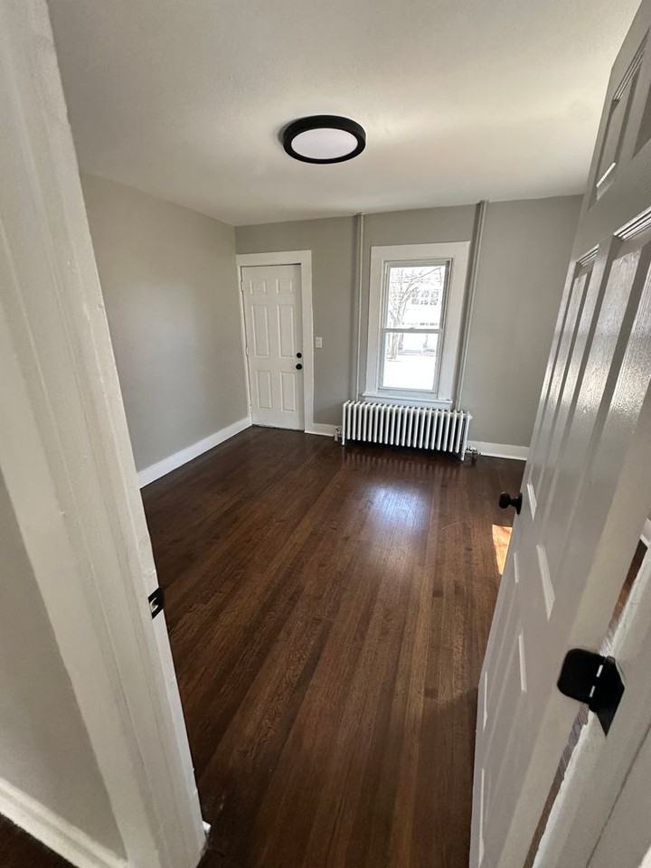 463 Main St - Photo 7 of 7
