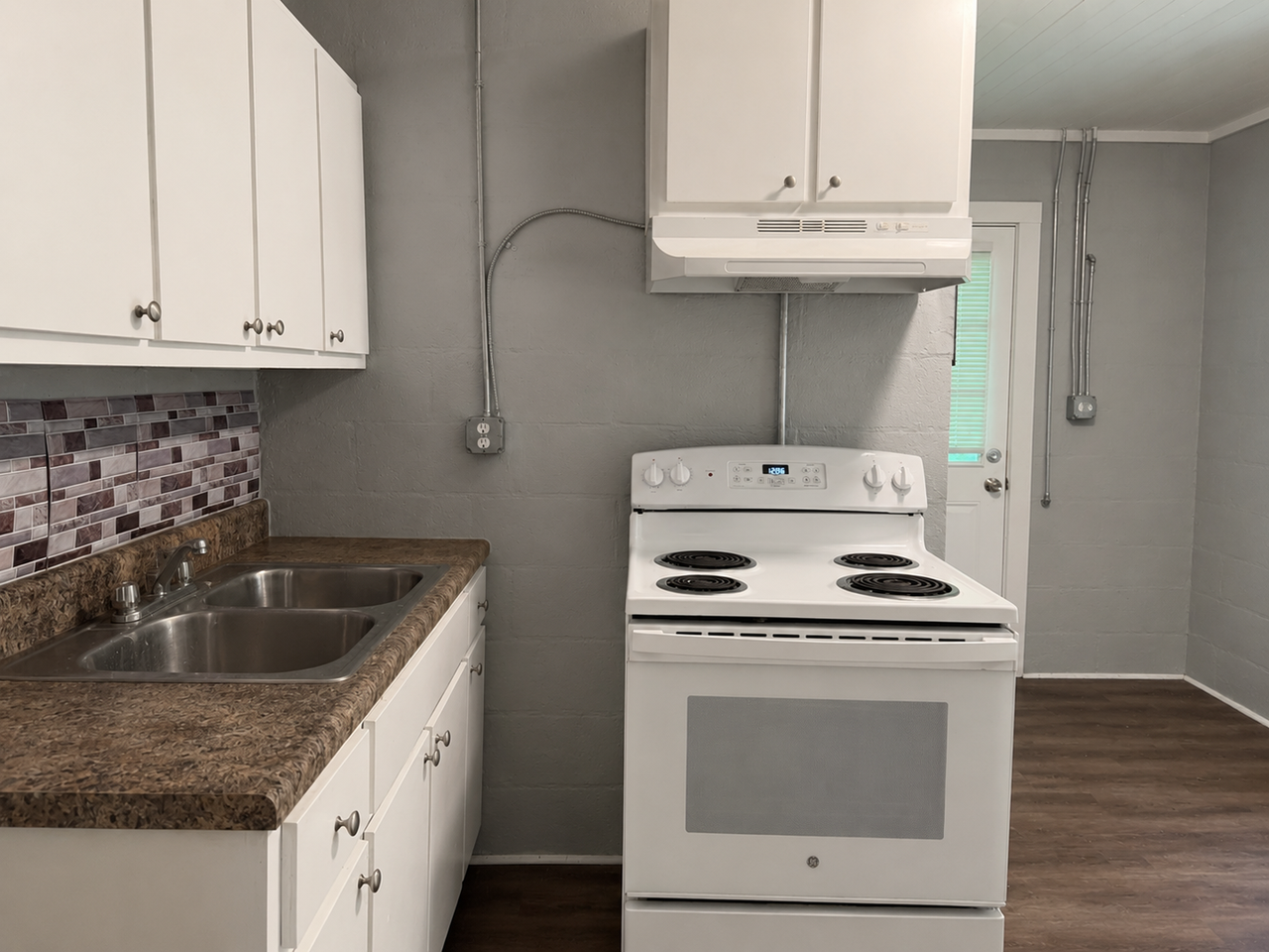 723 Byron Rd - Photo 4 of 4