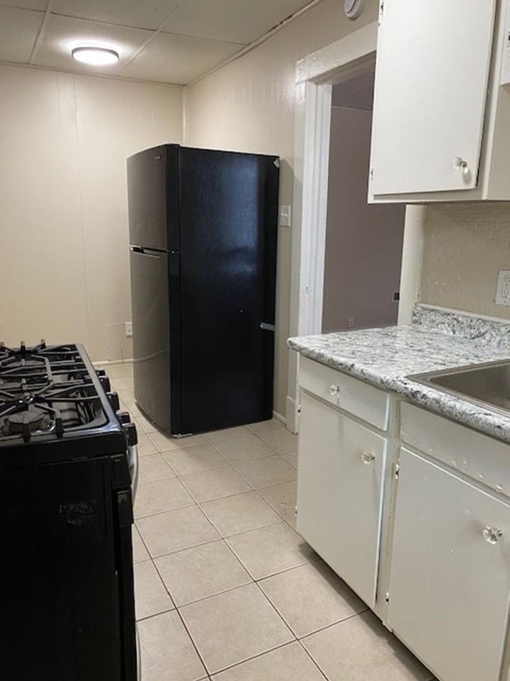2458 2458 - 2460 Benton - Photo 3 of 9