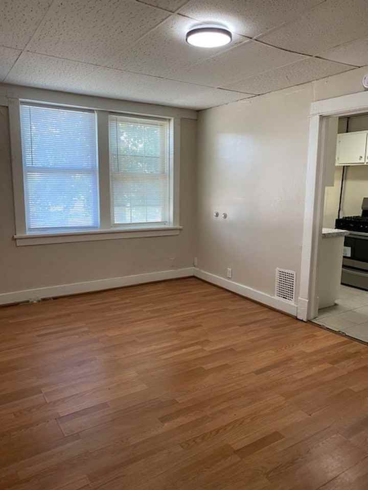2458 2458 - 2460 Benton - Photo 5 of 9