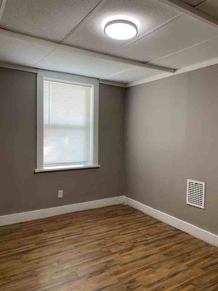 2458 2458 - 2460 Benton - Photo 7 of 9