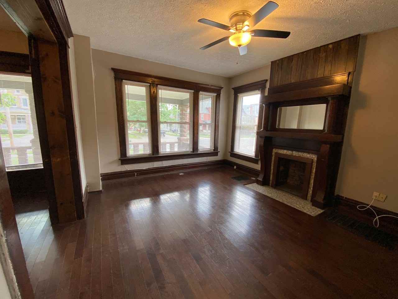 74 E Lane Ave - Photo 3 of 39