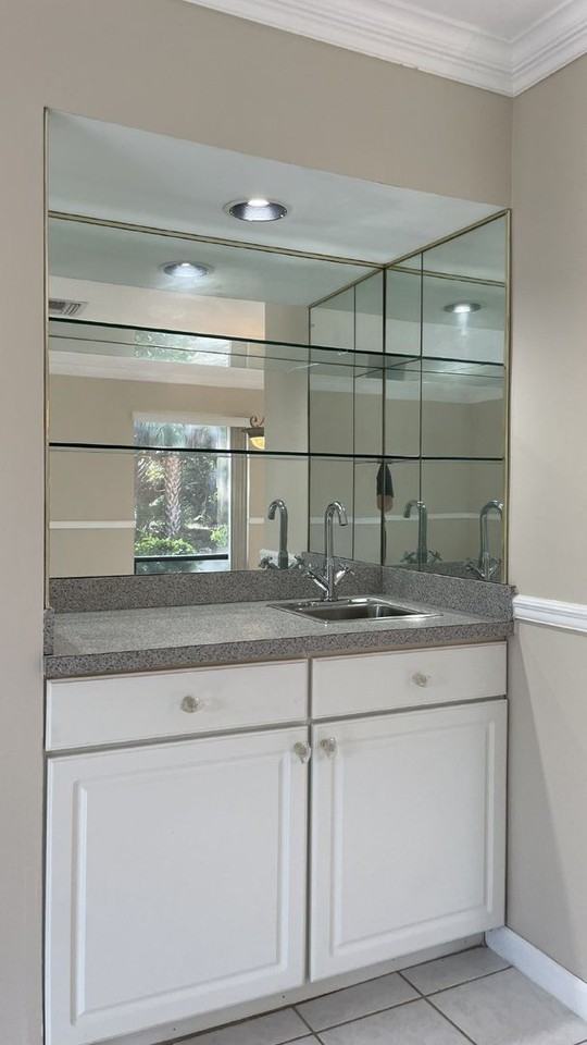 501 Sandtree Dr - Photo 6 of 32