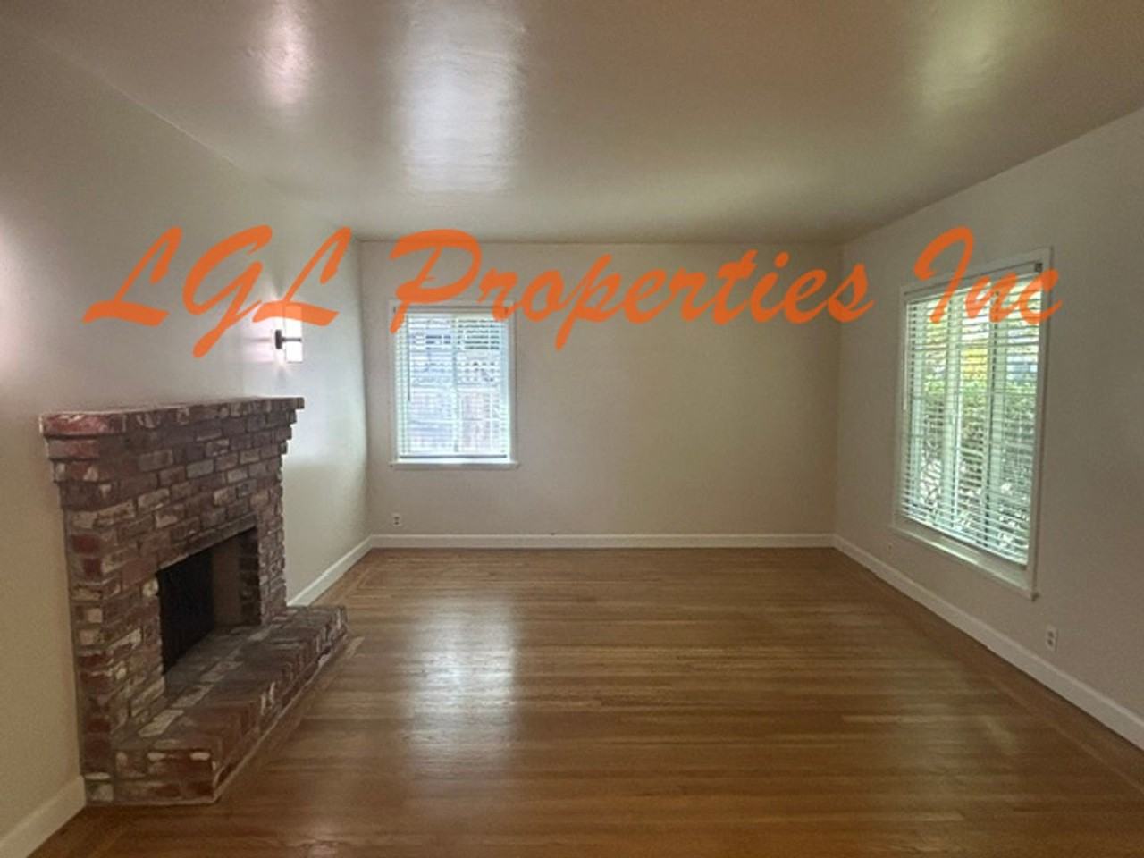 2787 19th St - Photo 5 of 50