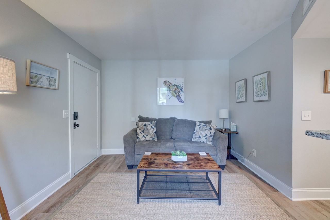 4750 Seahawk Sq Apt A12 #A12 - Photo 7 of 31
