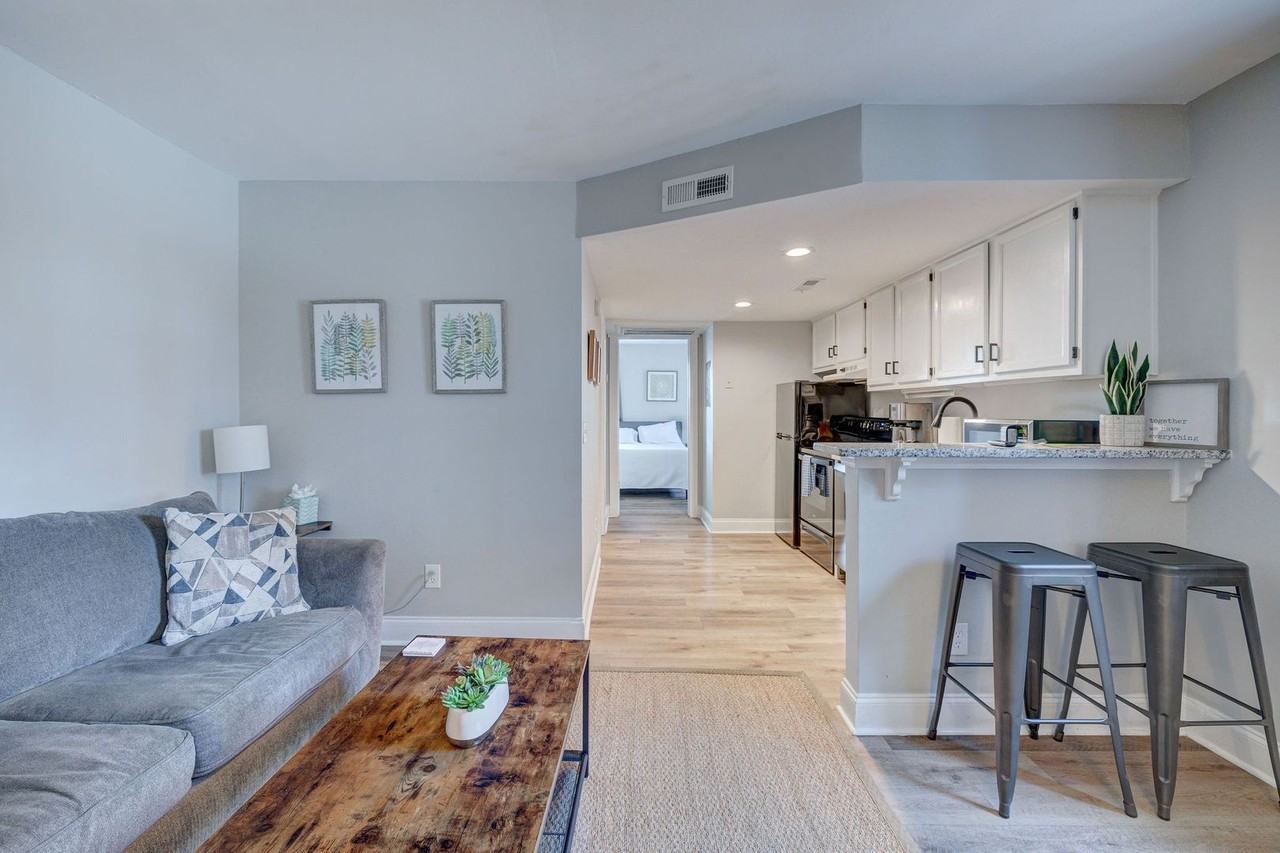 4752 Seahawk Sq Apt B10 #B10 - Photo 6 of 23