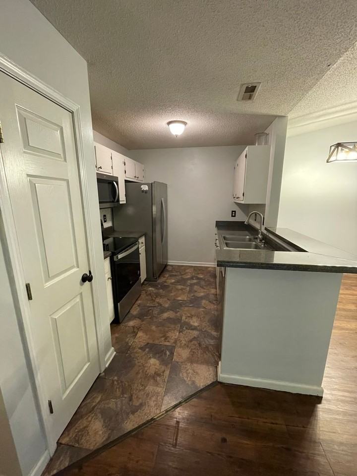 127 Kobe Dr - Photo 4 of 21