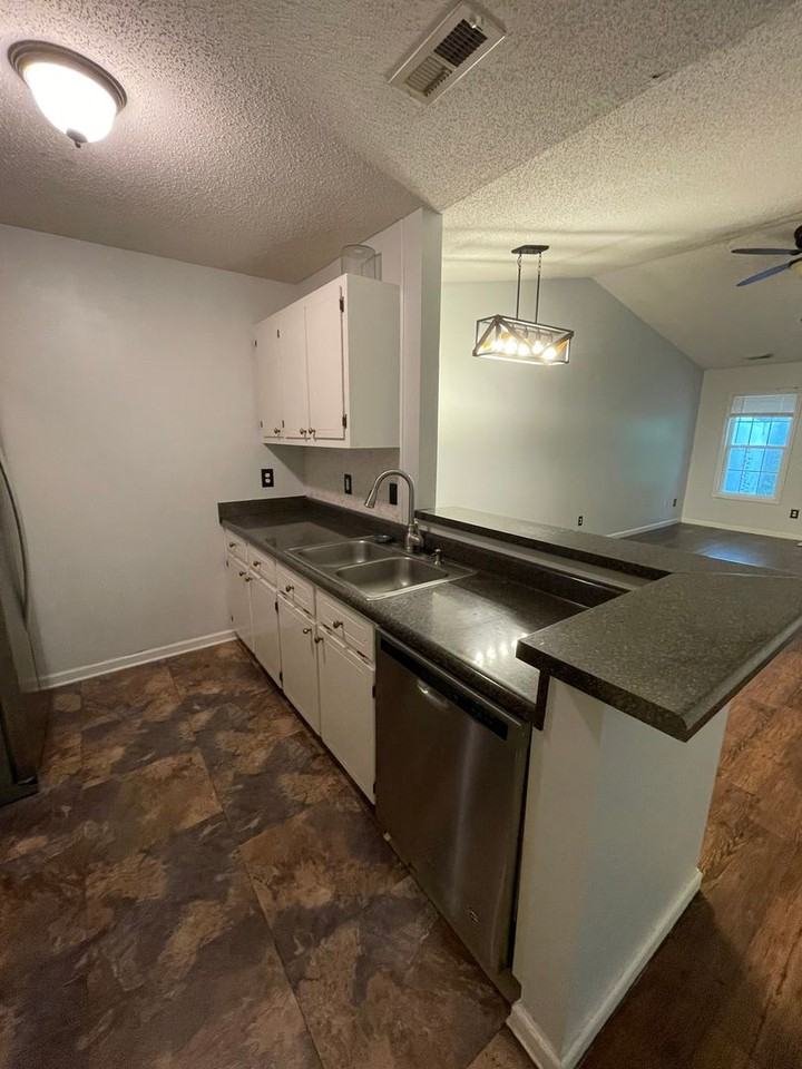 127 Kobe Dr - Photo 6 of 21