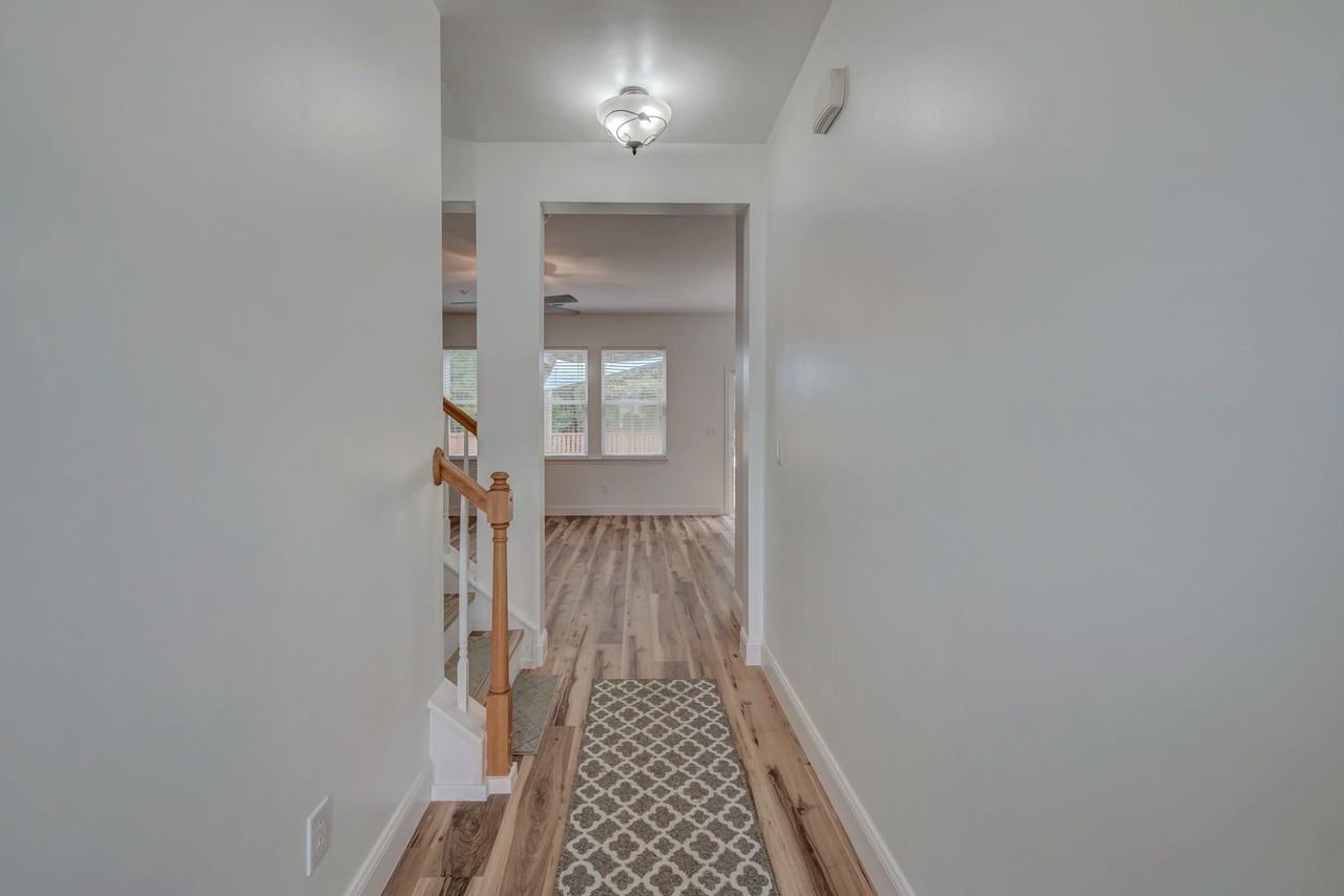 208 Woodbrook Way - Photo 6 of 42
