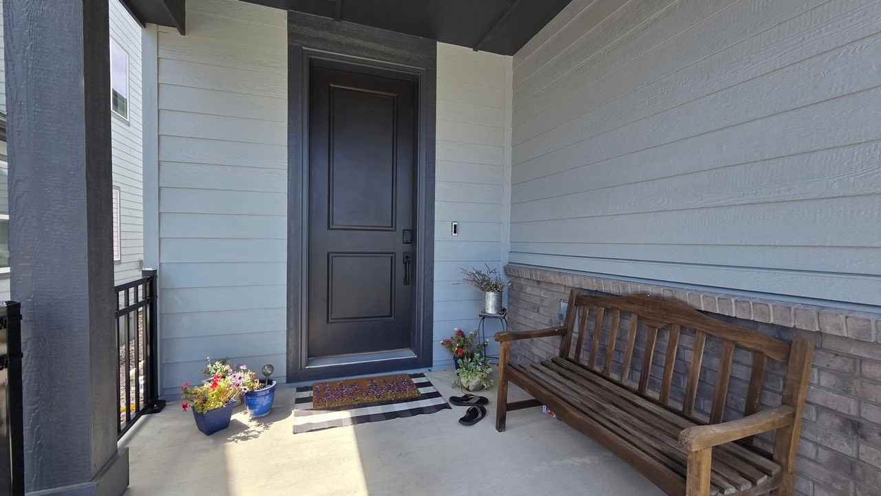 1525 E 3rd Ave - Photo 3 of 35