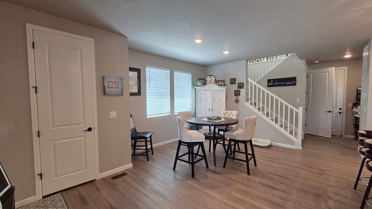 1525 E 3rd Ave - Photo 5 of 35