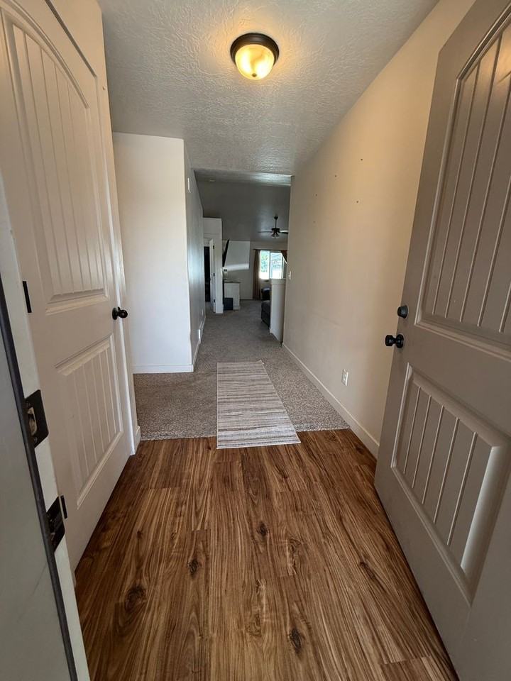 468 N Cowan Cir - Photo 2 of 21