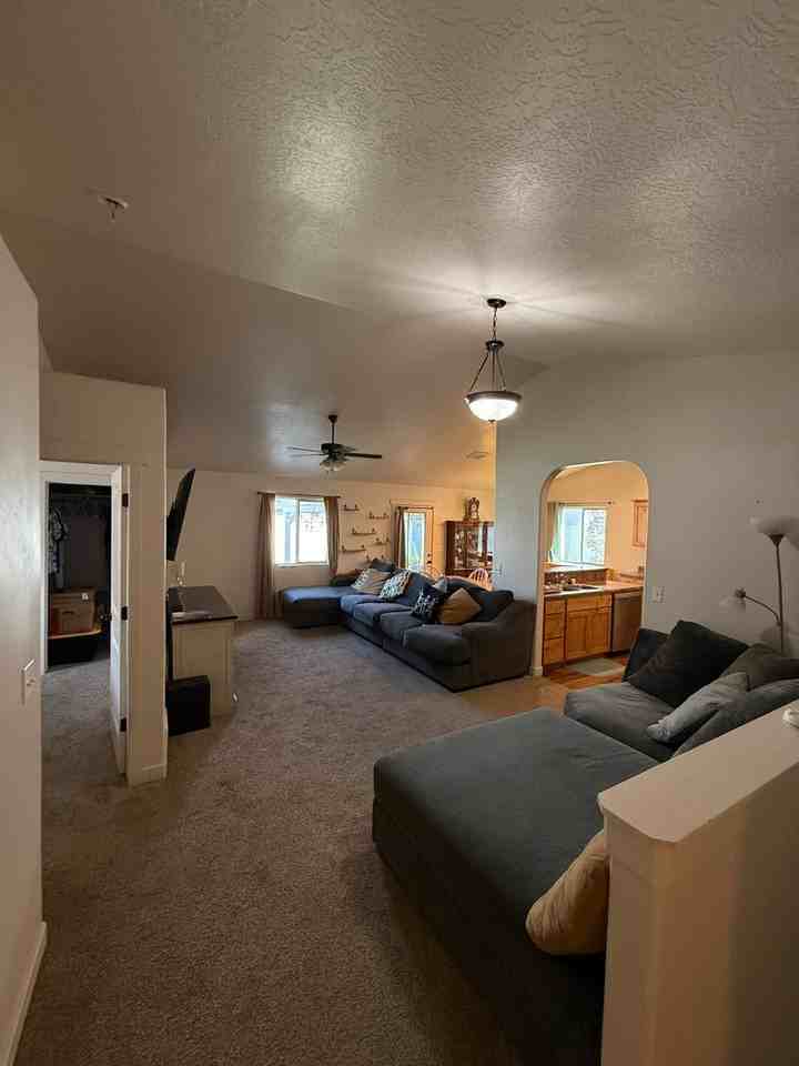 468 N Cowan Cir - Photo 3 of 21