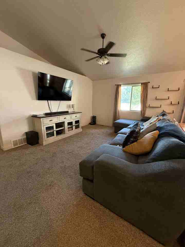 468 N Cowan Cir - Photo 4 of 21