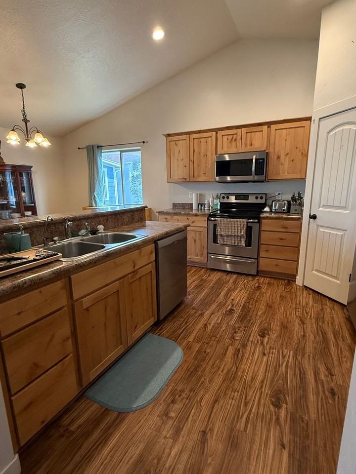 468 N Cowan Cir - Photo 5 of 21